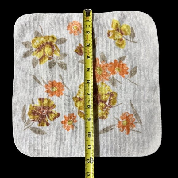 Vintage Floral Bath Towel Washcloth Set 1970s Dundee USA Yellow Orange Flowers - Picture 8 of 10
